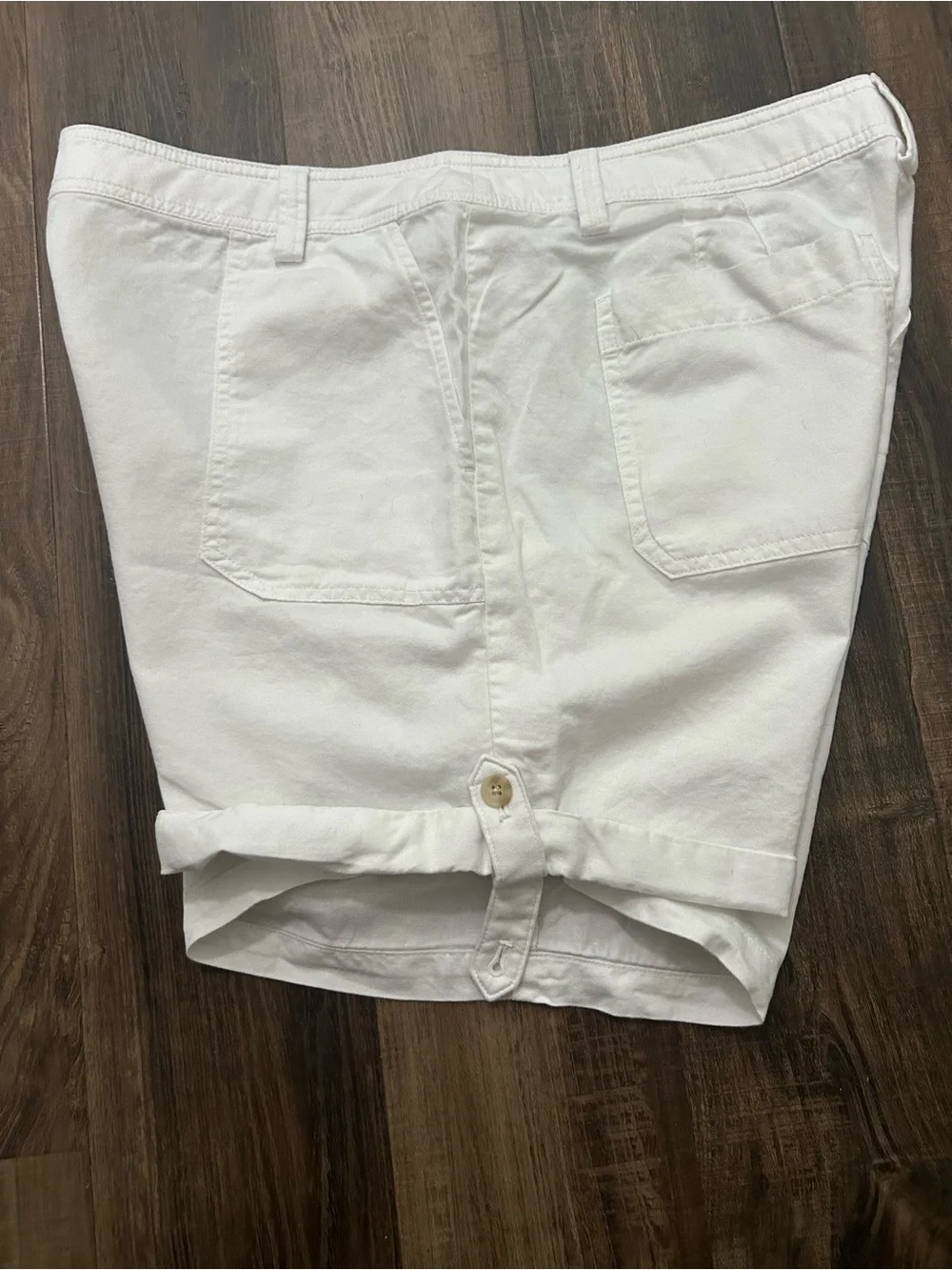 Talbots Size14 White Patch Pocket Shorts, Front Zip,Roll Bottom  6.5/4 in Inseam